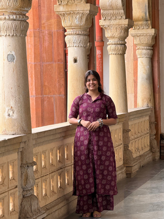 Varnikaa/वर्णिका